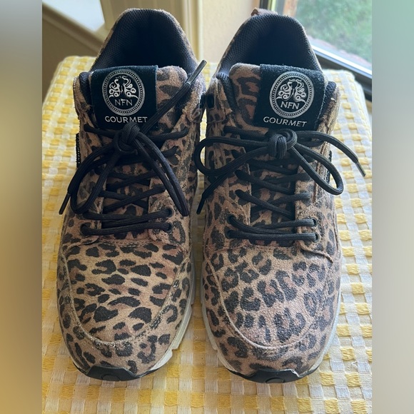 Gourmet 10 Cheetah Print Leather Athletic Shoes - Picture 2 of 7